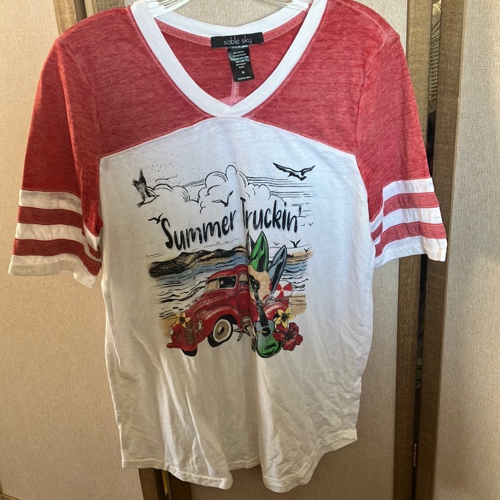 FINAL MARKDOWN Sable sky Red and White Graphic Tee medium